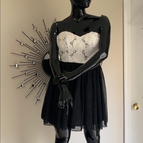 Prom dress - Picture 1 of 5